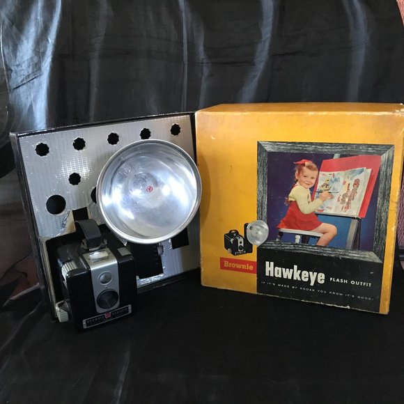 KODAK BROWNIE HAWKEYE CAMERA VINTAGE 1950S